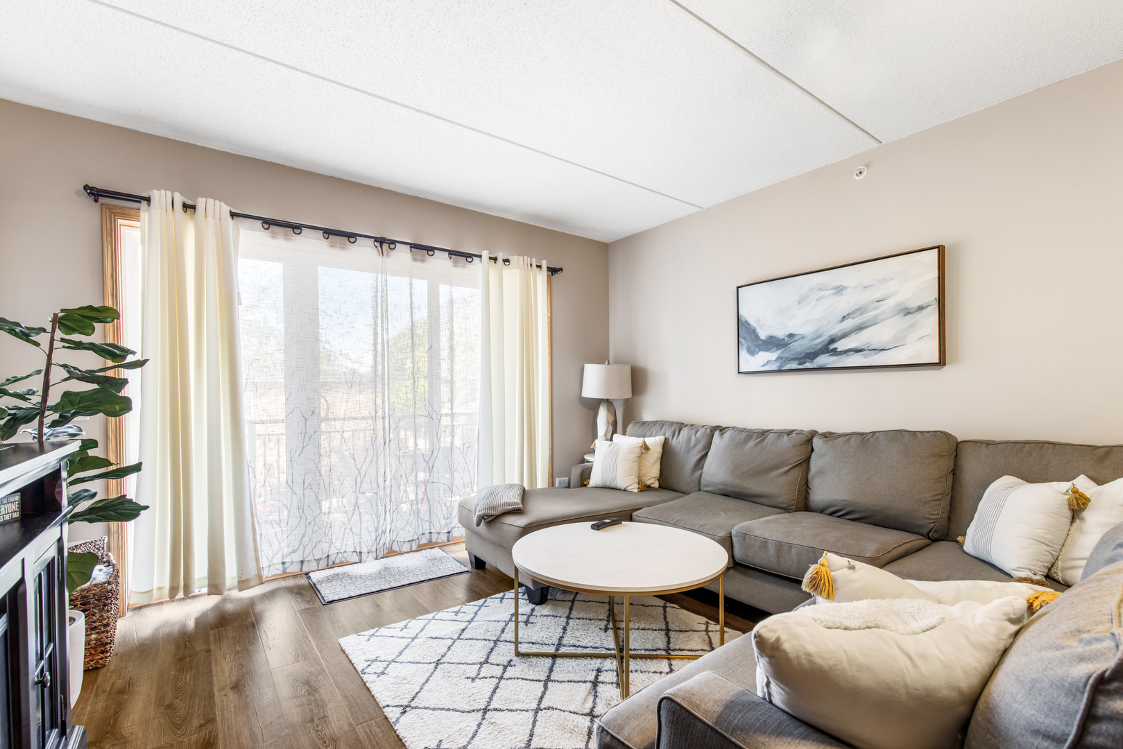 1378 Perry Street #208, Des Plaines, IL 60016