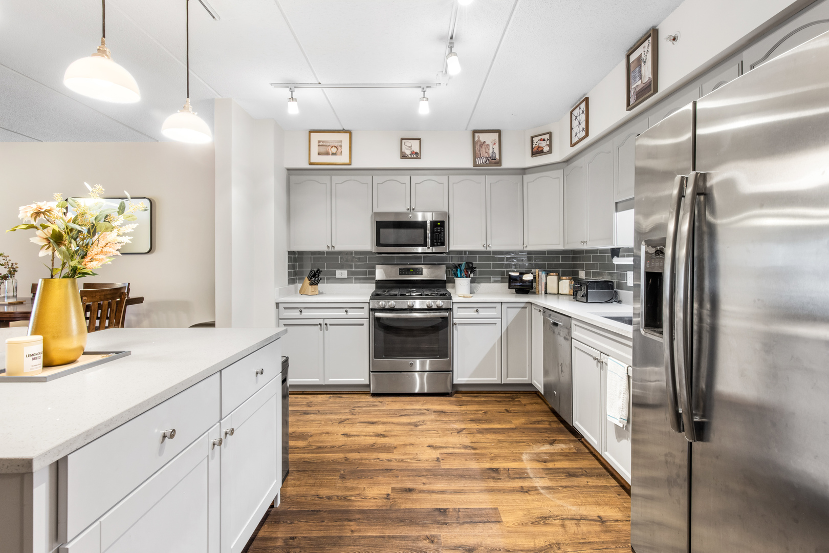 1378 Perry Street #208, Des Plaines, IL 60016