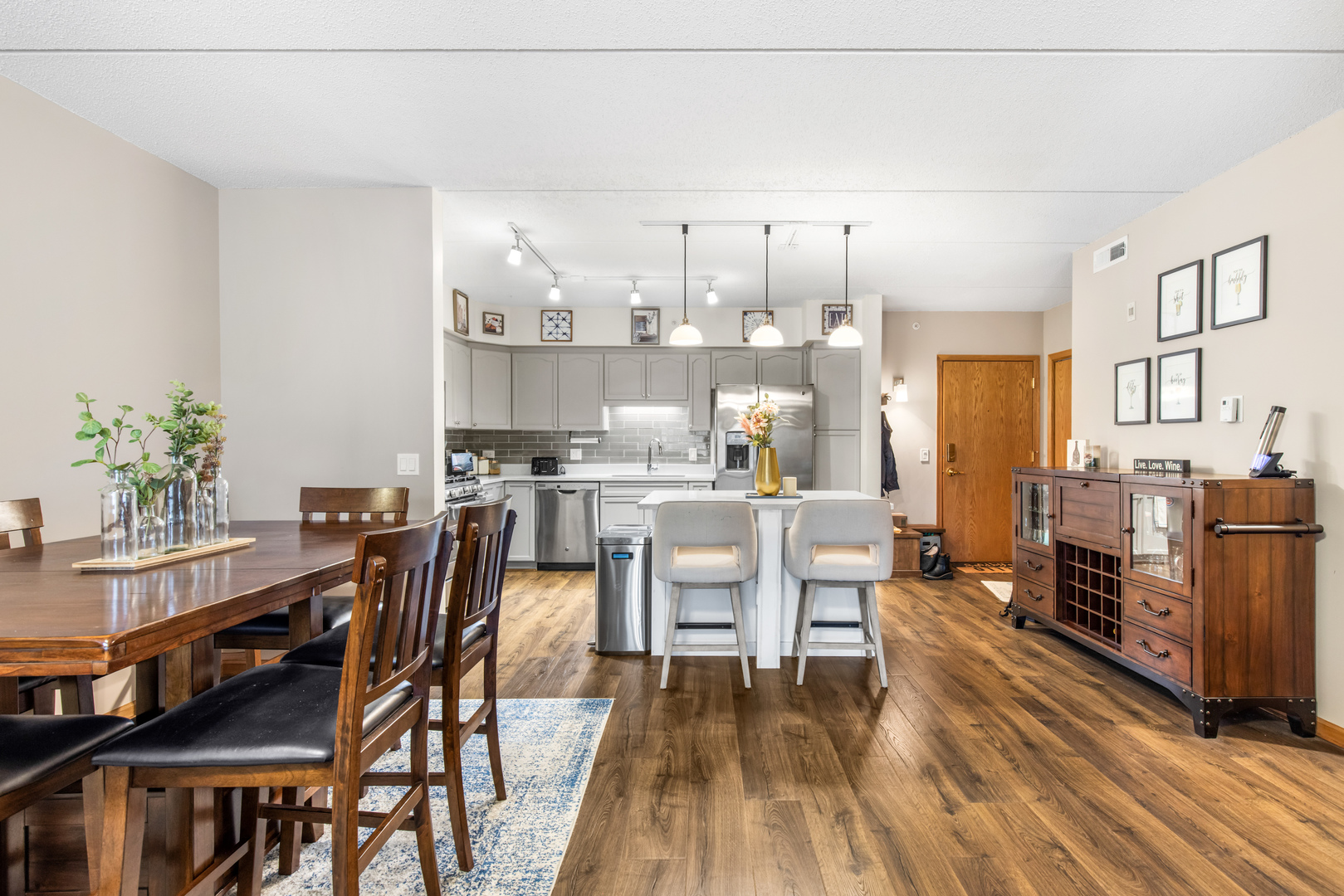 1378 Perry Street #208, Des Plaines, IL 60016
