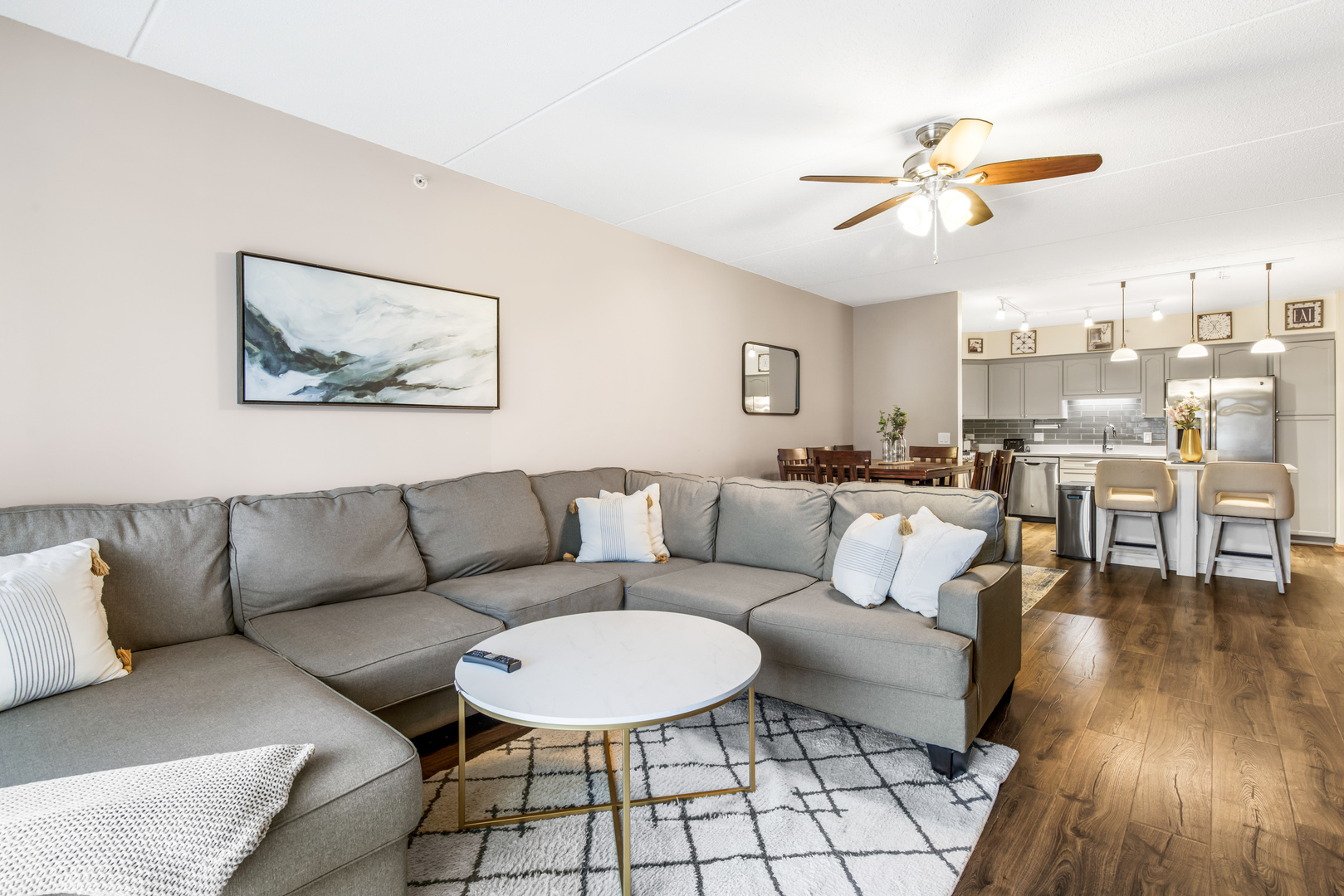 1378 Perry Street #208, Des Plaines, IL 60016