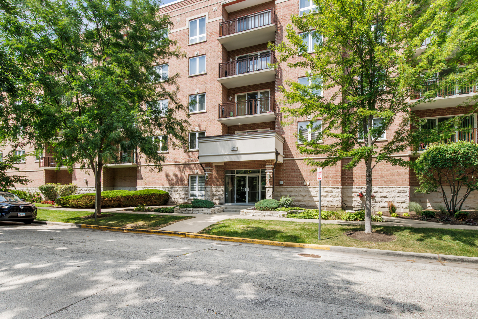 1378 Perry Street #208, Des Plaines, IL 60016