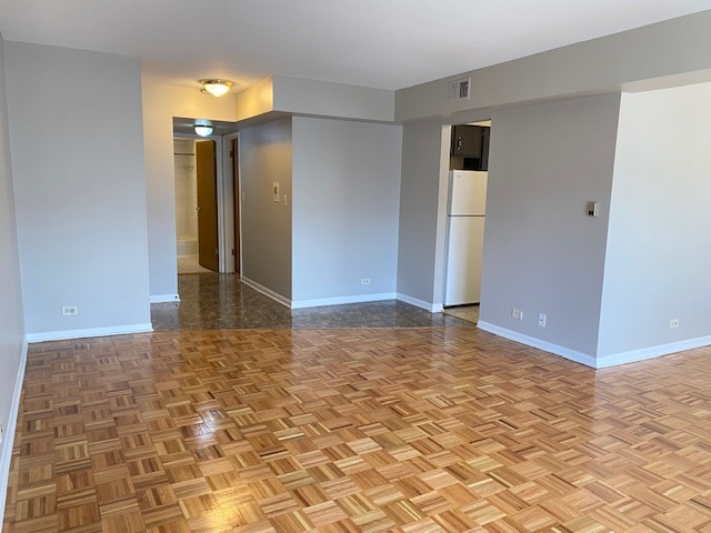 5240 Galitz Street #301, Skokie, IL 60077