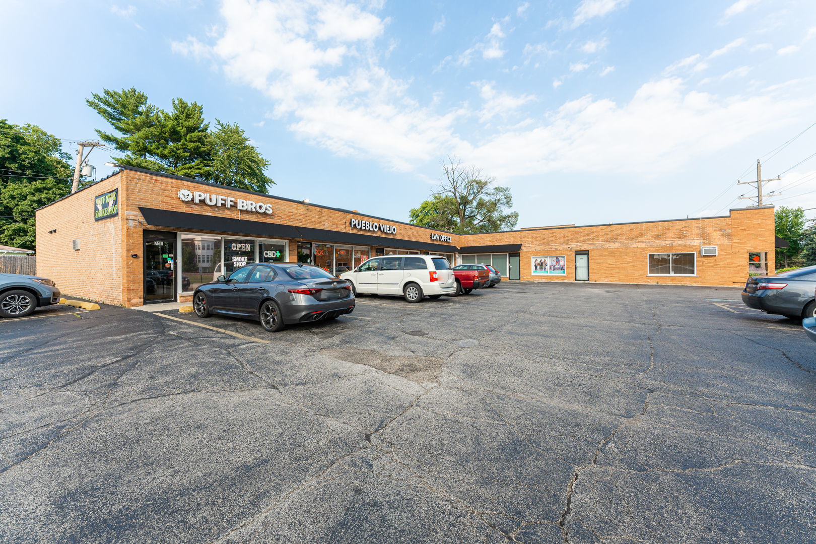 710 E Northwest Highway, Mount Prospect, IL 60056