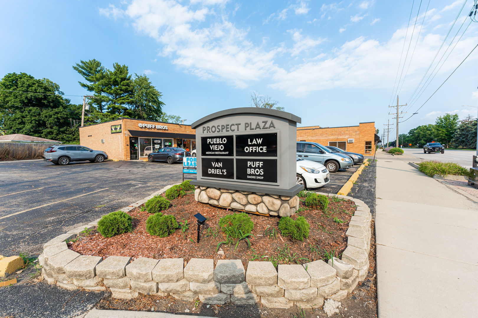 710 E Northwest Highway, Mount Prospect, IL 60056