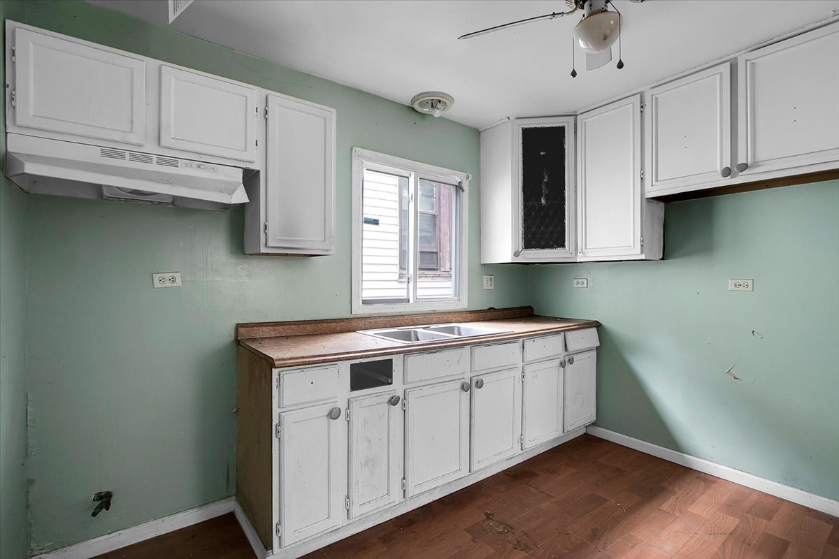 341 W 105th Place, Chicago, IL 60628