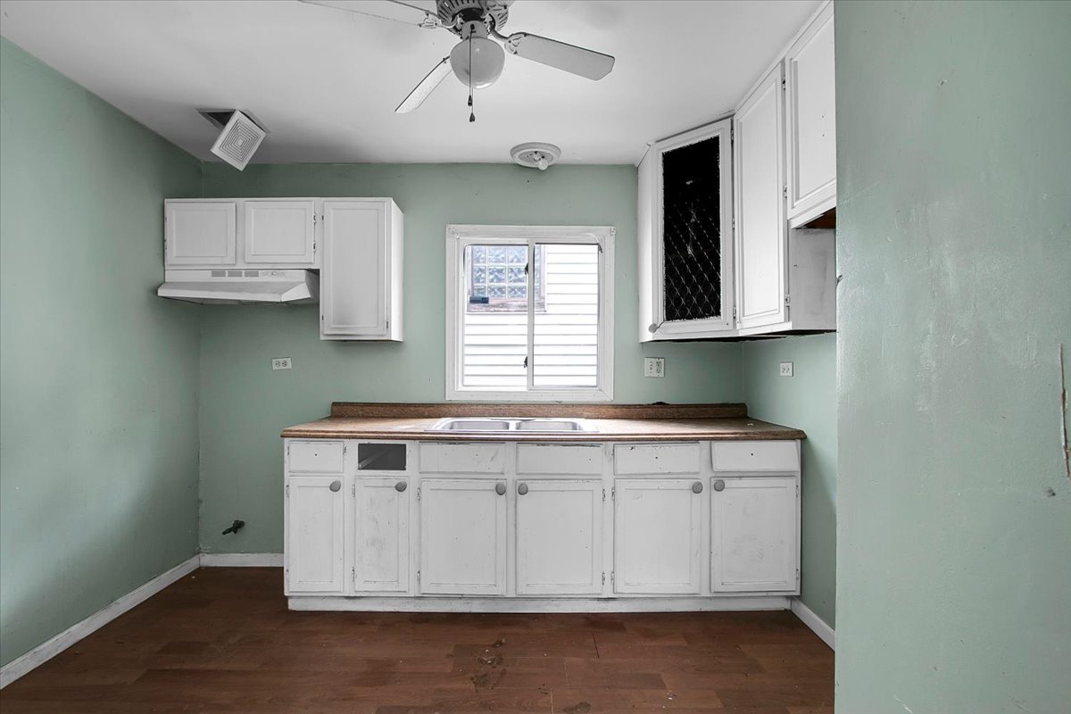 341 W 105th Place, Chicago, IL 60628