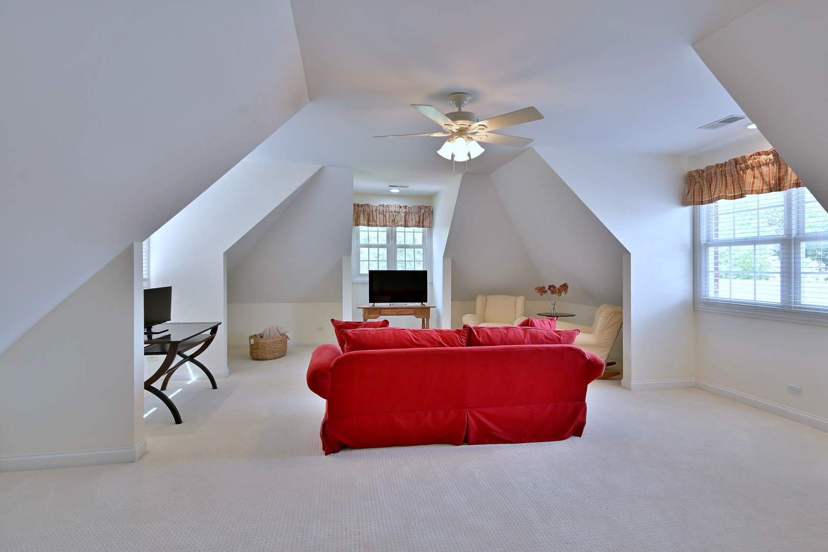 187 E Orchard Street, Elmhurst, IL 60126