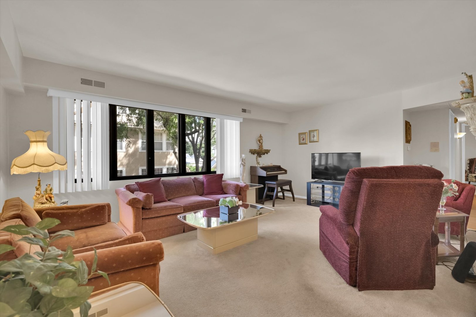 75 S 6th Avenue #102, La Grange, IL 60525