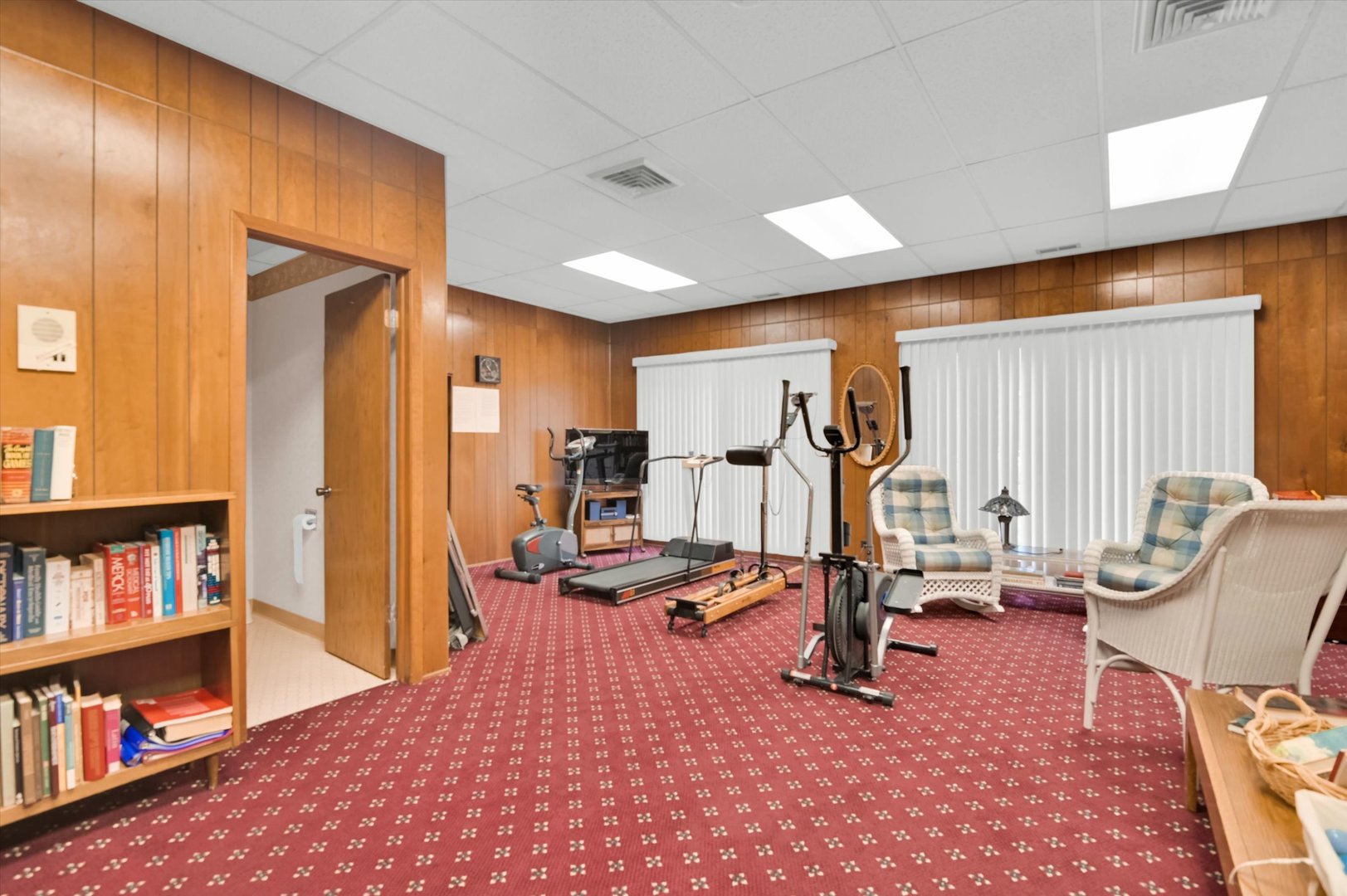 75 S 6th Avenue #102, La Grange, IL 60525