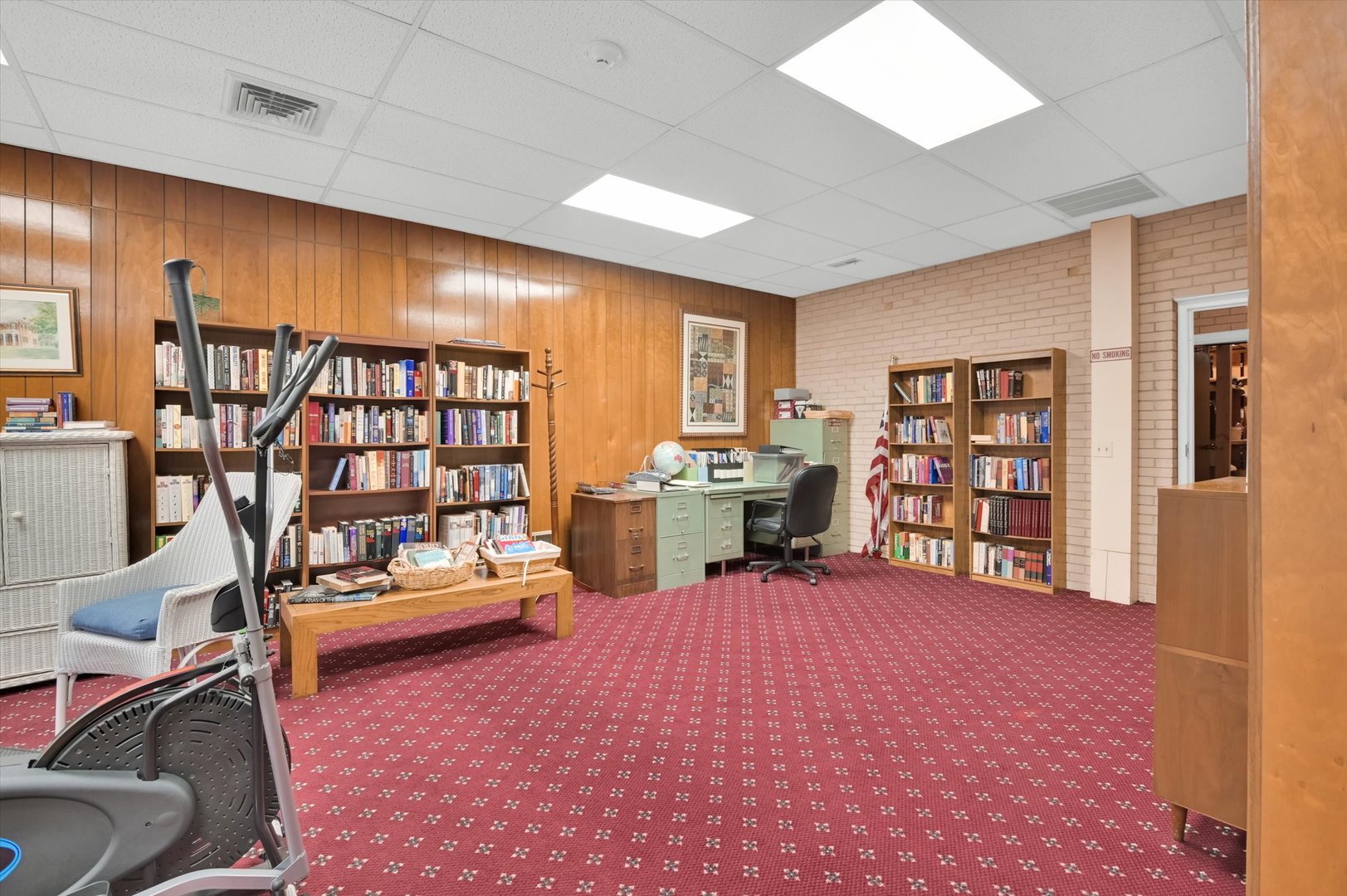 75 S 6th Avenue #102, La Grange, IL 60525