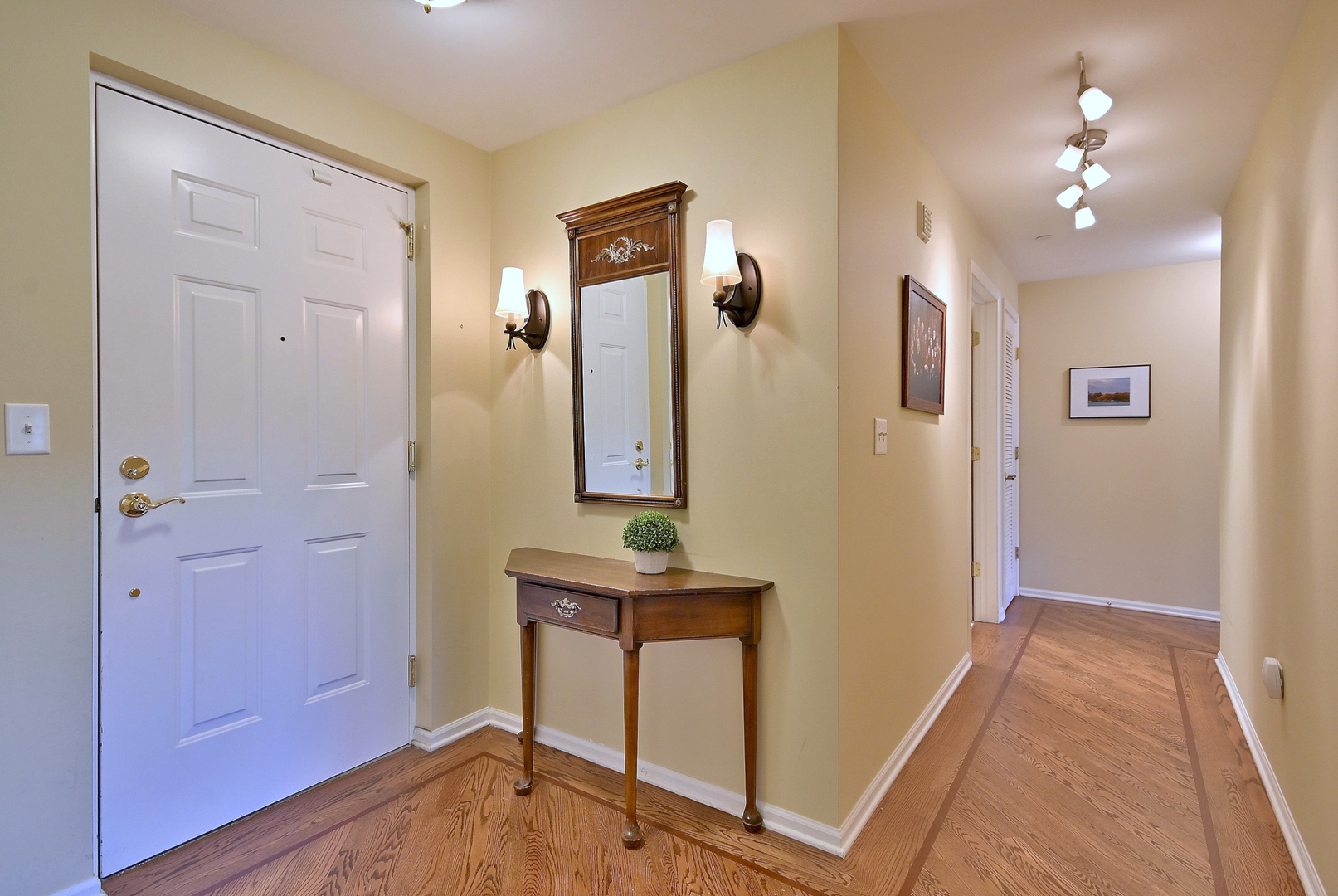 131 W Adelaide Street #307, Elmhurst, IL 60126