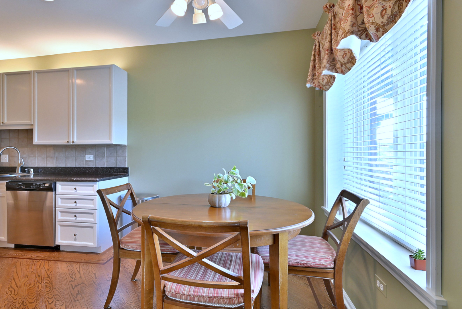 131 W Adelaide Street #307, Elmhurst, IL 60126