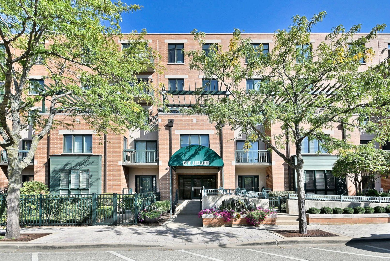 131 W Adelaide Street #307, Elmhurst, IL 60126