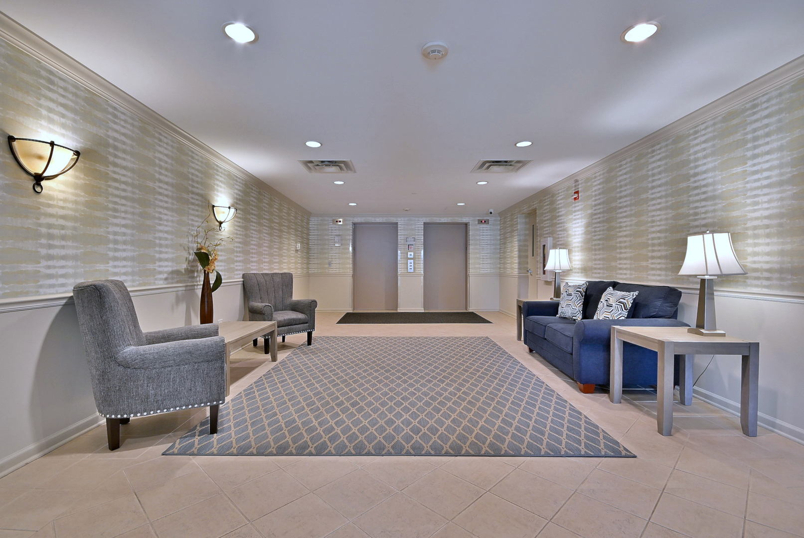 131 W Adelaide Street #307, Elmhurst, IL 60126
