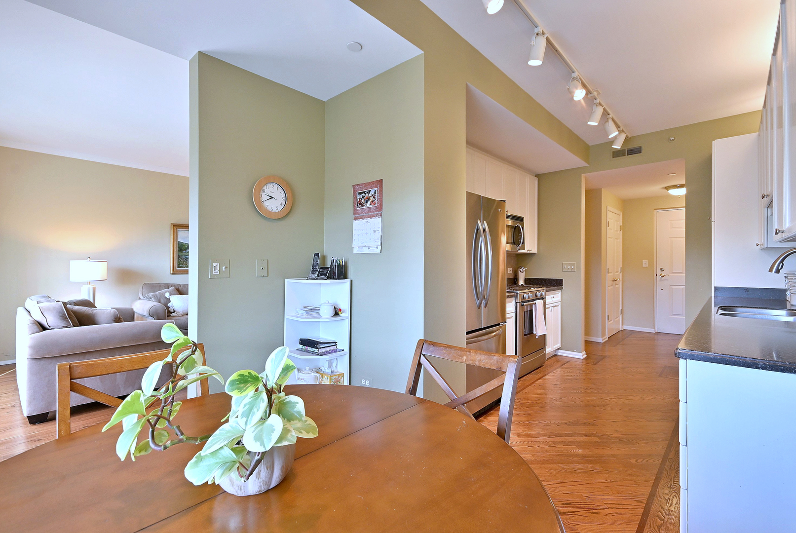 131 W Adelaide Street #307, Elmhurst, IL 60126