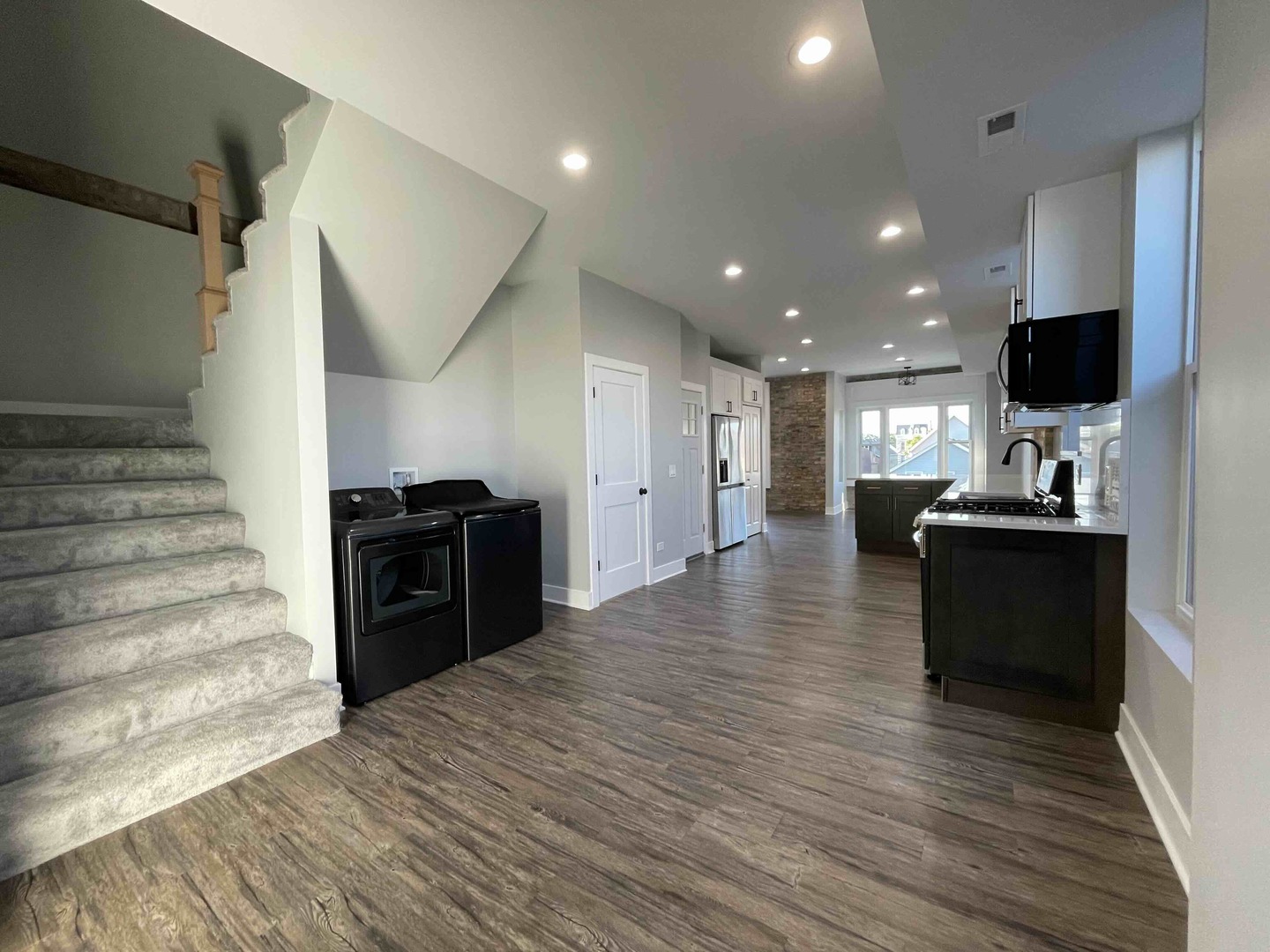 2221 W 21st Place #3F, Chicago, IL 60608