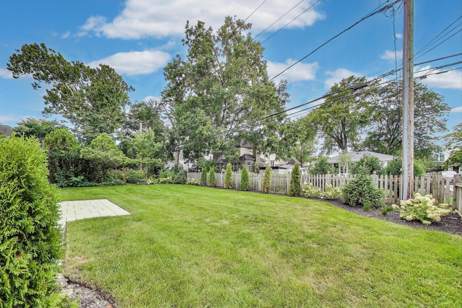 116 Oxford Avenue, Clarendon Hills, IL 60514
