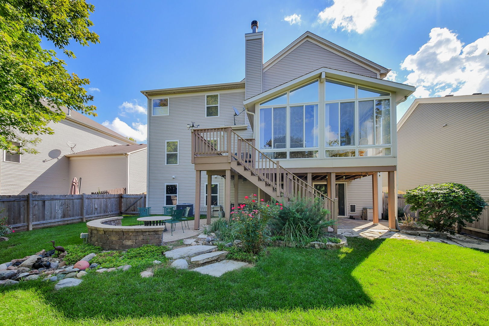 243 Valley View Drive, St. Charles, IL 60175