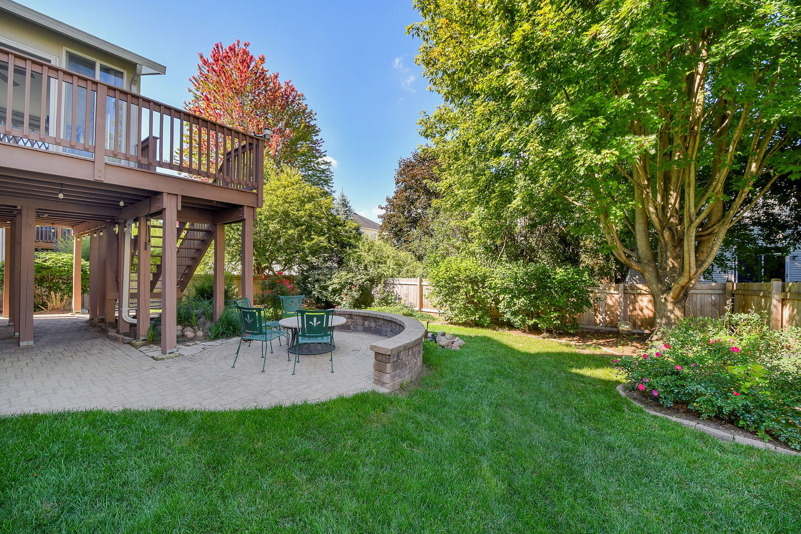 243 Valley View Drive, St. Charles, IL 60175
