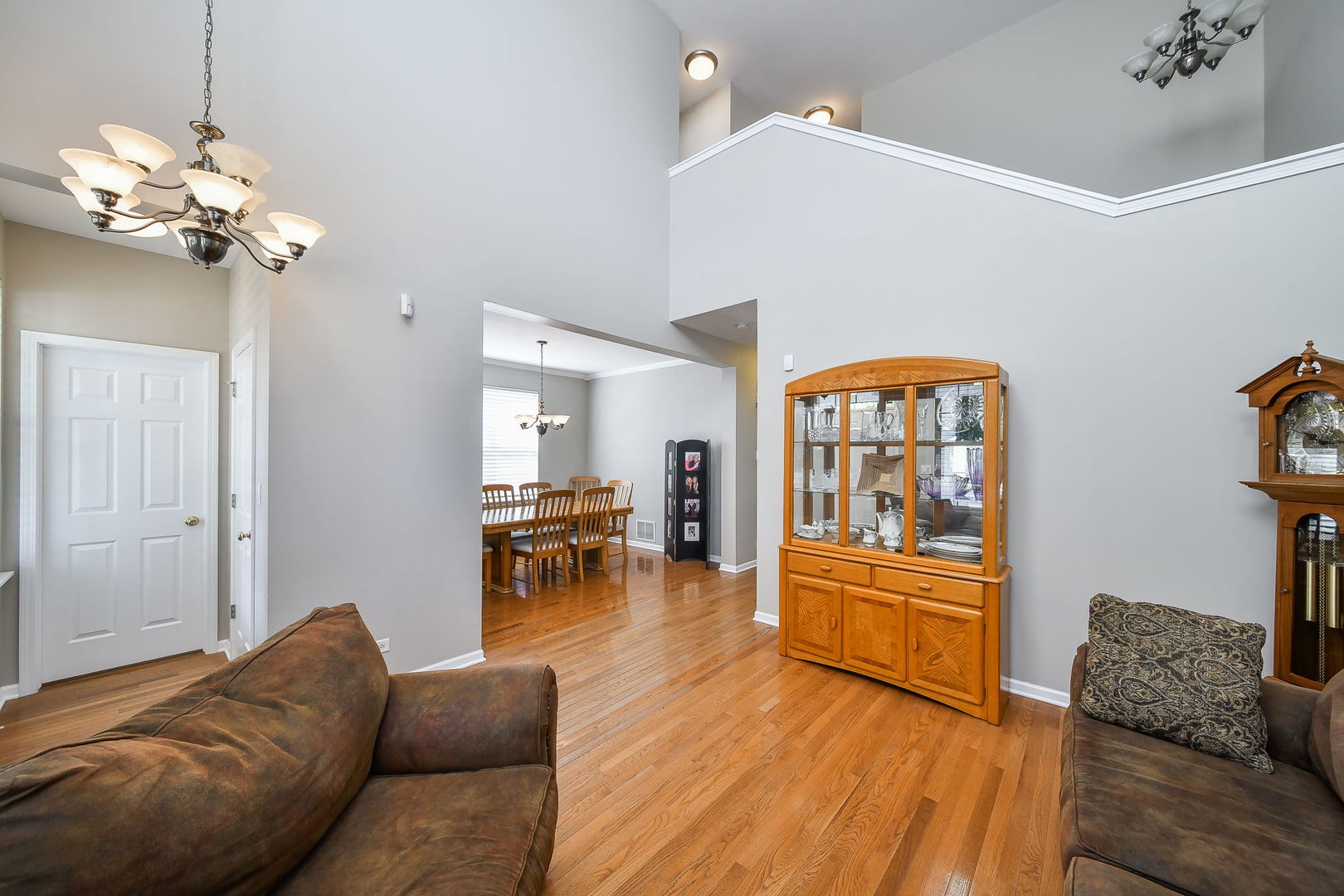 243 Valley View Drive, St. Charles, IL 60175