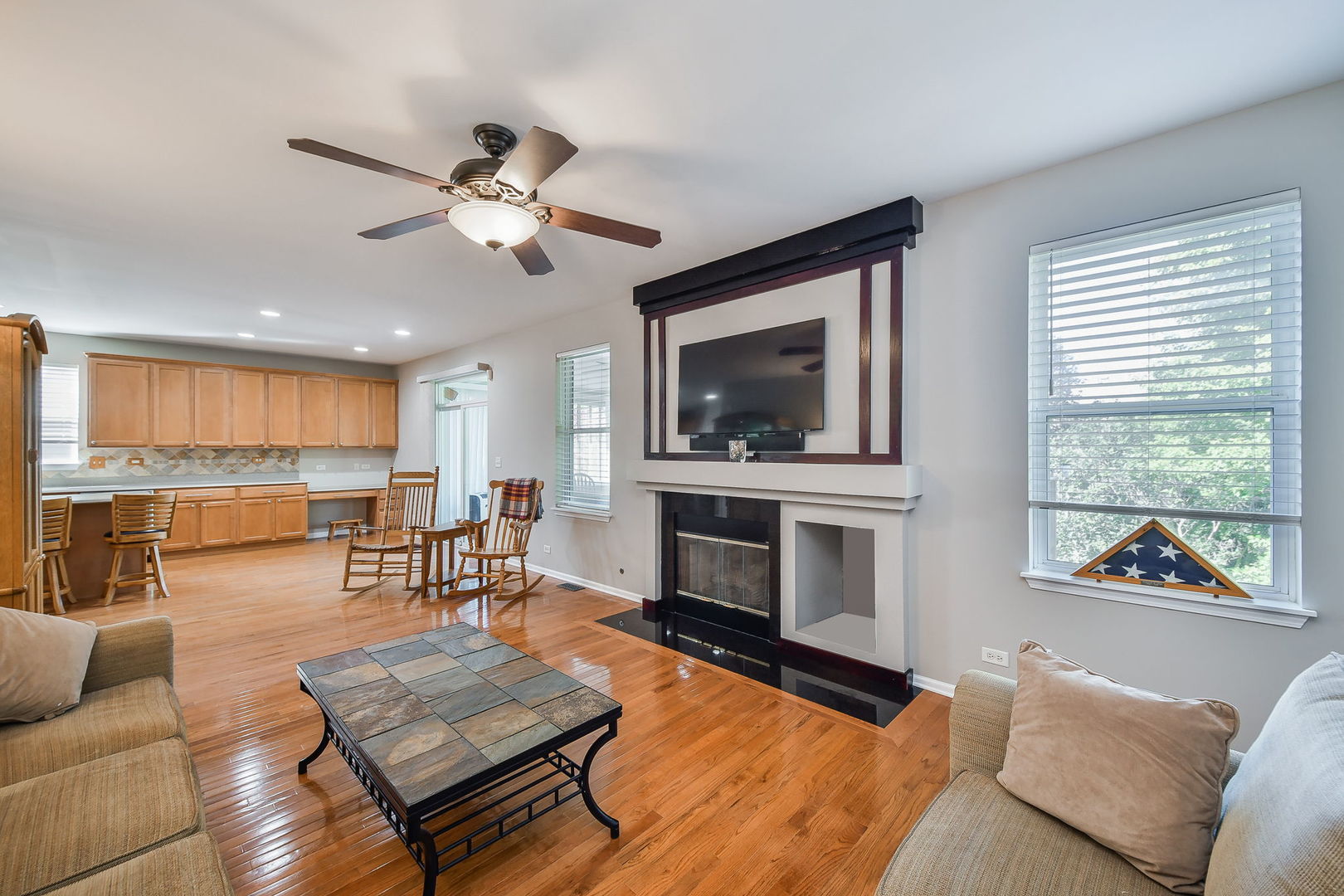 243 Valley View Drive, St. Charles, IL 60175