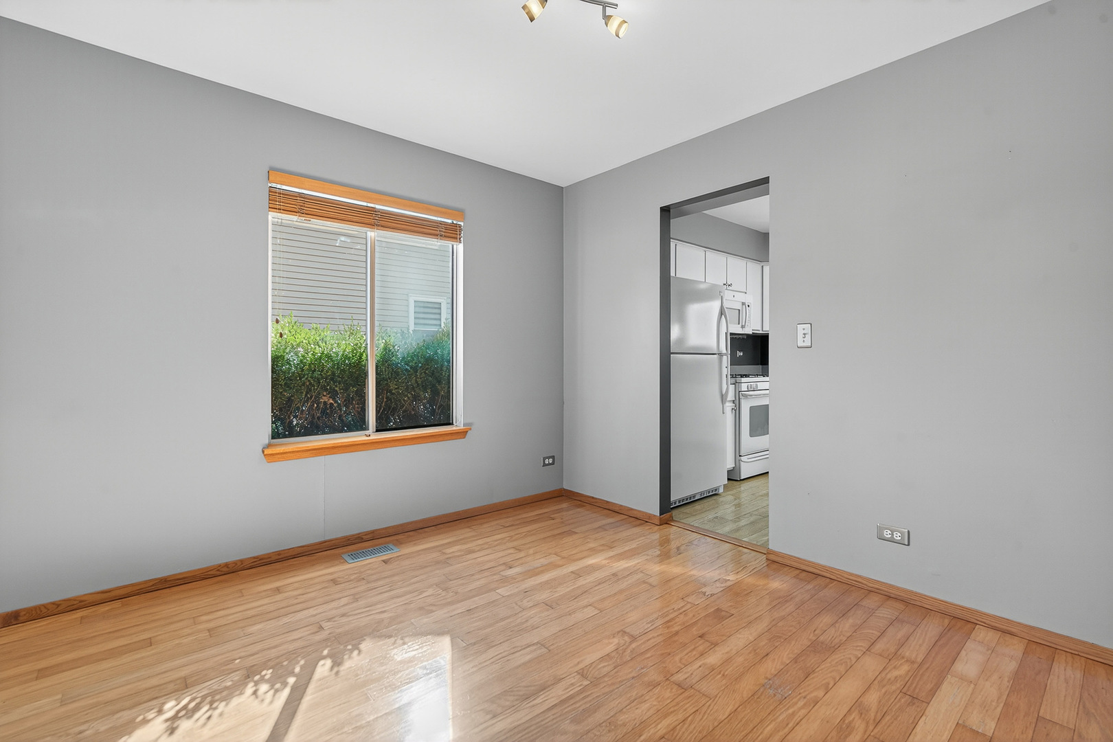 995 Longford Road, Bartlett, IL 60103