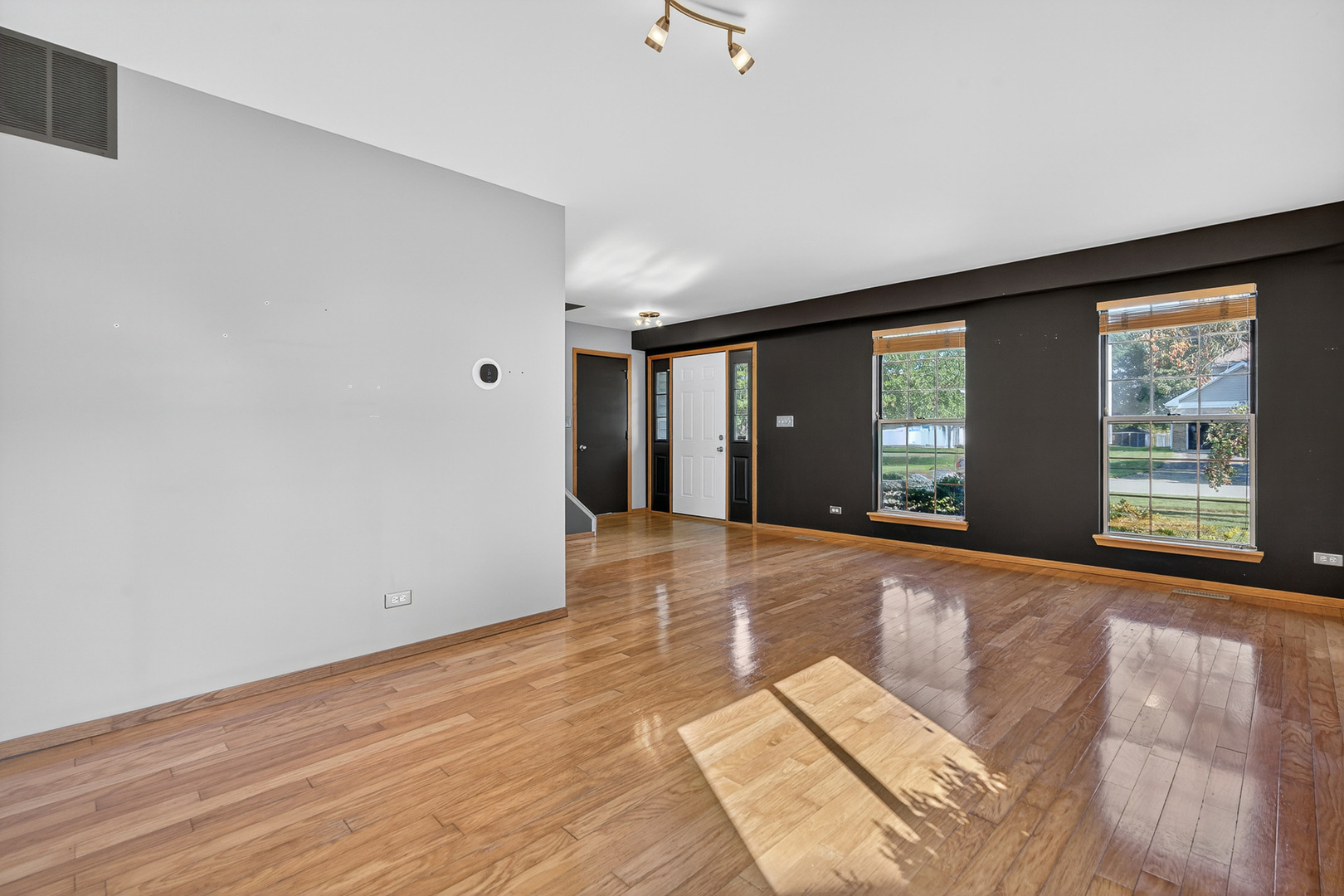 995 Longford Road, Bartlett, IL 60103
