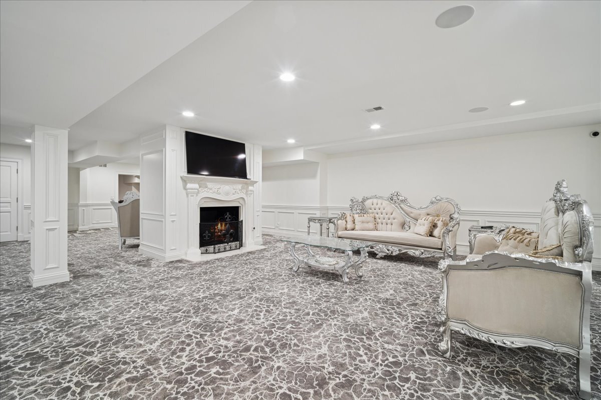 2315 N Arlington Heights Road, Arlington Heights, IL 60004