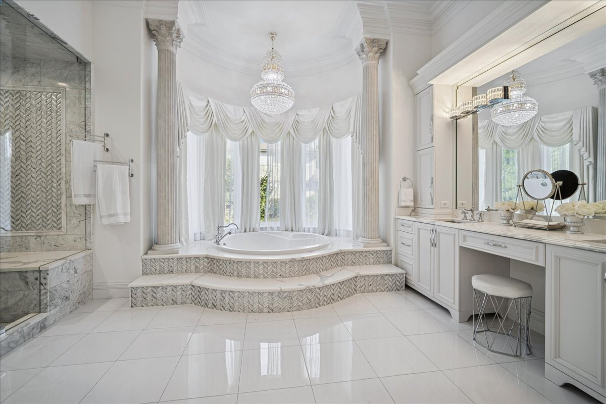 2315 N Arlington Heights Road, Arlington Heights, IL 60004