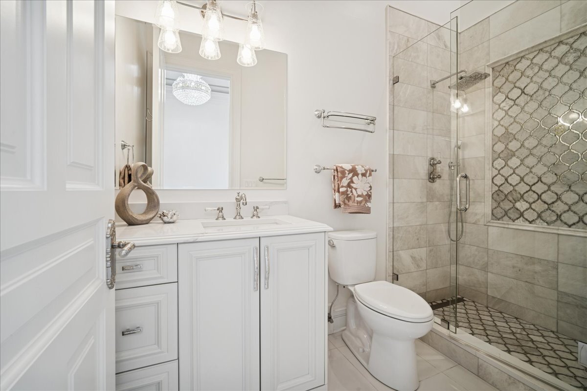 2315 N Arlington Heights Road, Arlington Heights, IL 60004