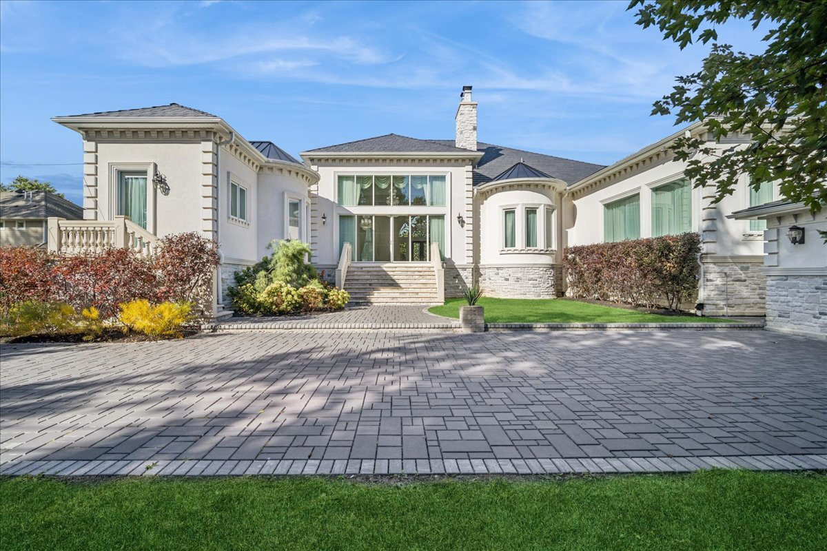 2315 N Arlington Heights Road, Arlington Heights, IL 60004