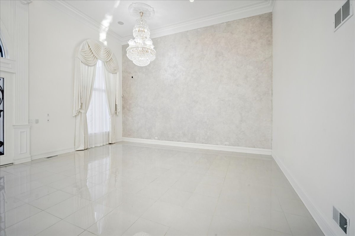 2315 N Arlington Heights Road, Arlington Heights, IL 60004