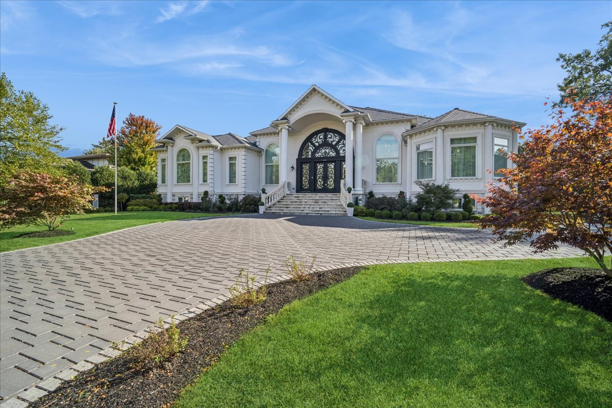 2315 N Arlington Heights Road, Arlington Heights, IL 60004