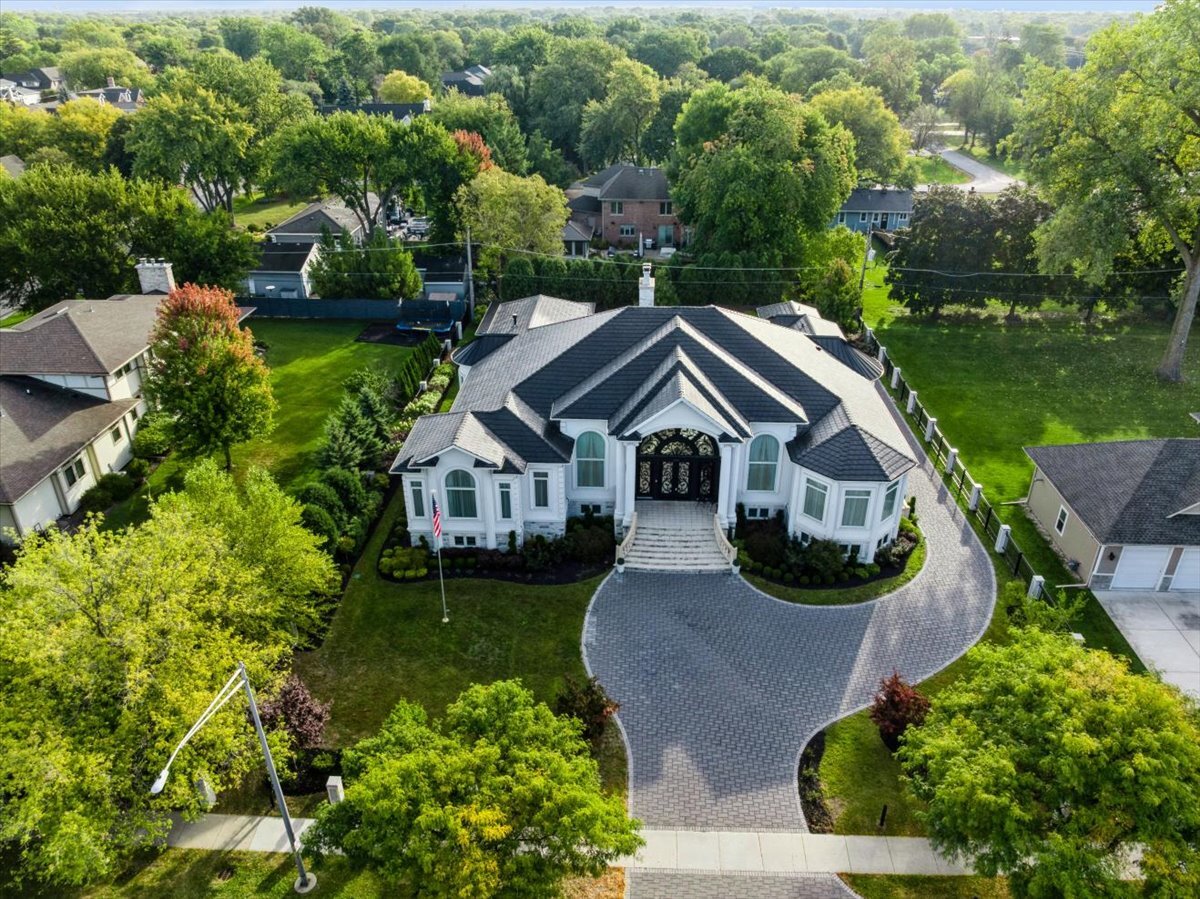 2315 N Arlington Heights Road, Arlington Heights, IL 60004