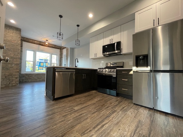 2221 W 21st Place #2F, Chicago, IL 60608