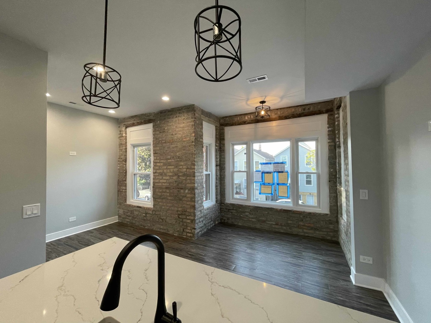 2221 W 21st Place #2F, Chicago, IL 60608