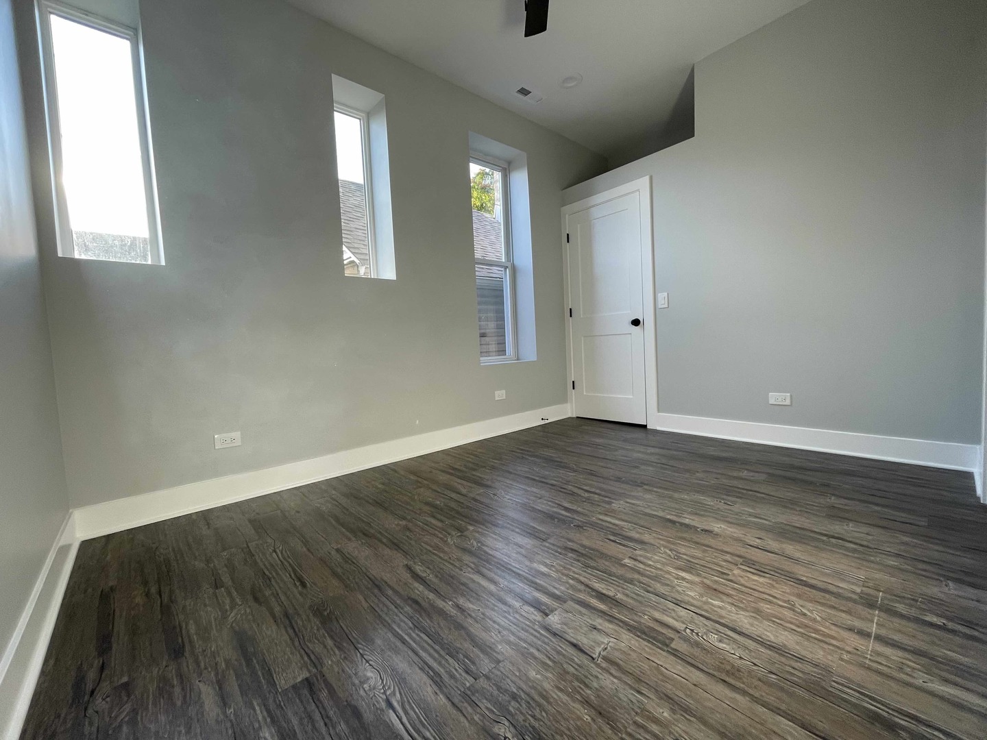2221 W 21st Place #2F, Chicago, IL 60608