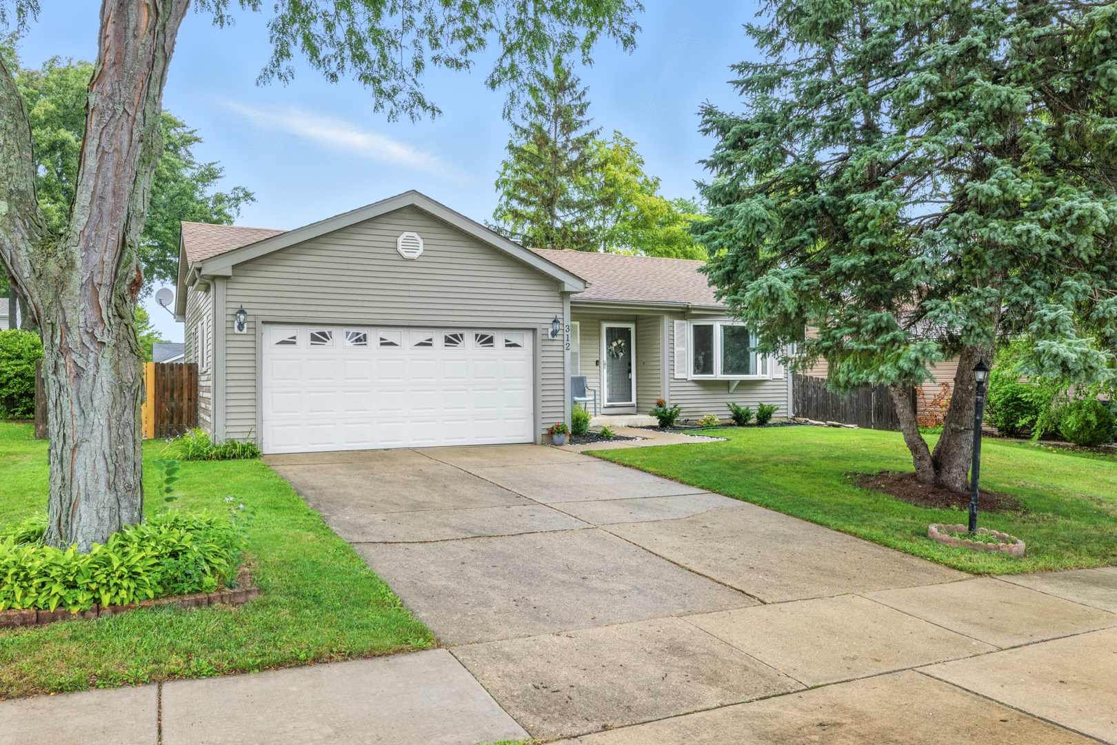 312 Exmoor Drive, Streamwood, IL 60107