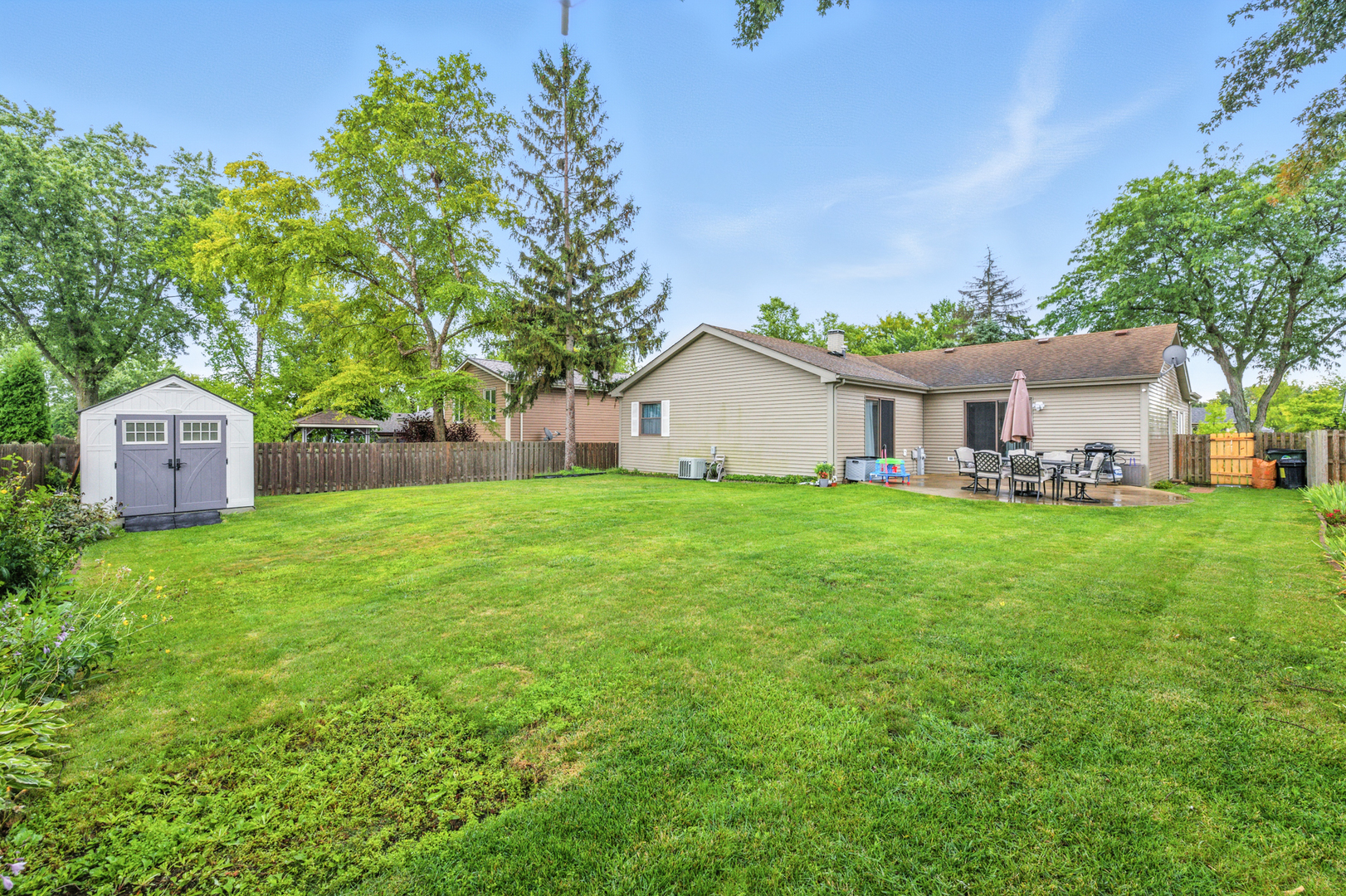 312 Exmoor Drive, Streamwood, IL 60107