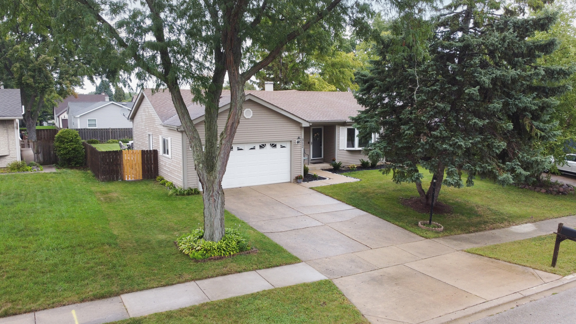 312 Exmoor Drive, Streamwood, IL 60107