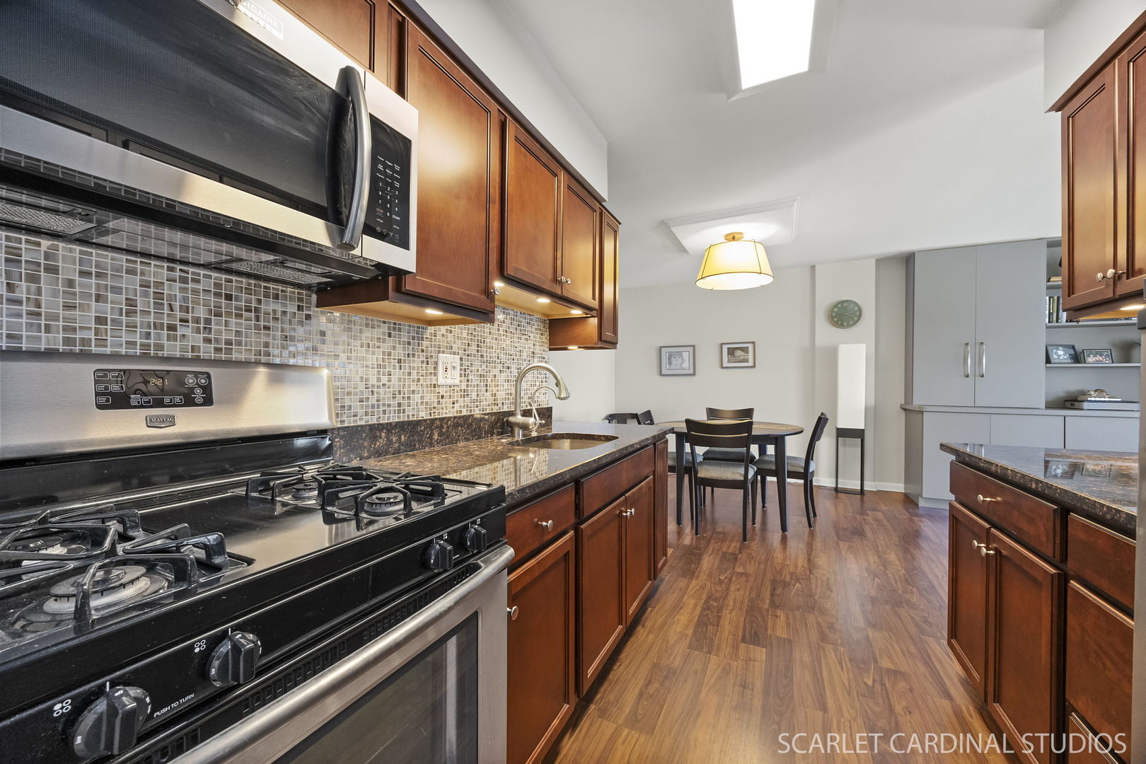 40 N Tower Road #11E, Oak Brook, IL 60523
