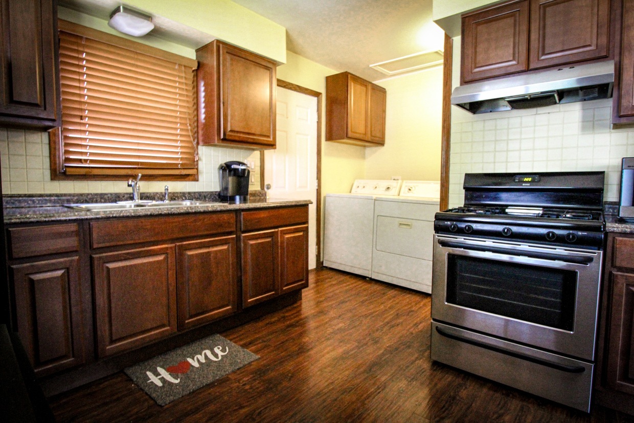 17130 Park Avenue, Lansing, IL 60438