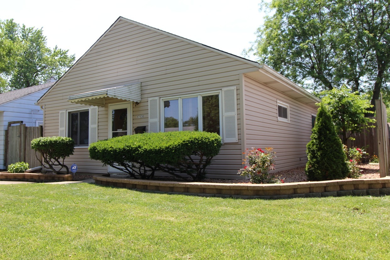 17130 Park Avenue, Lansing, IL 60438