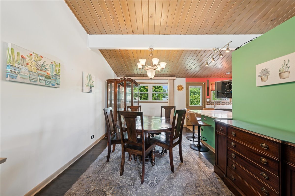 224 W Bradley Street, Des Plaines, IL 60016