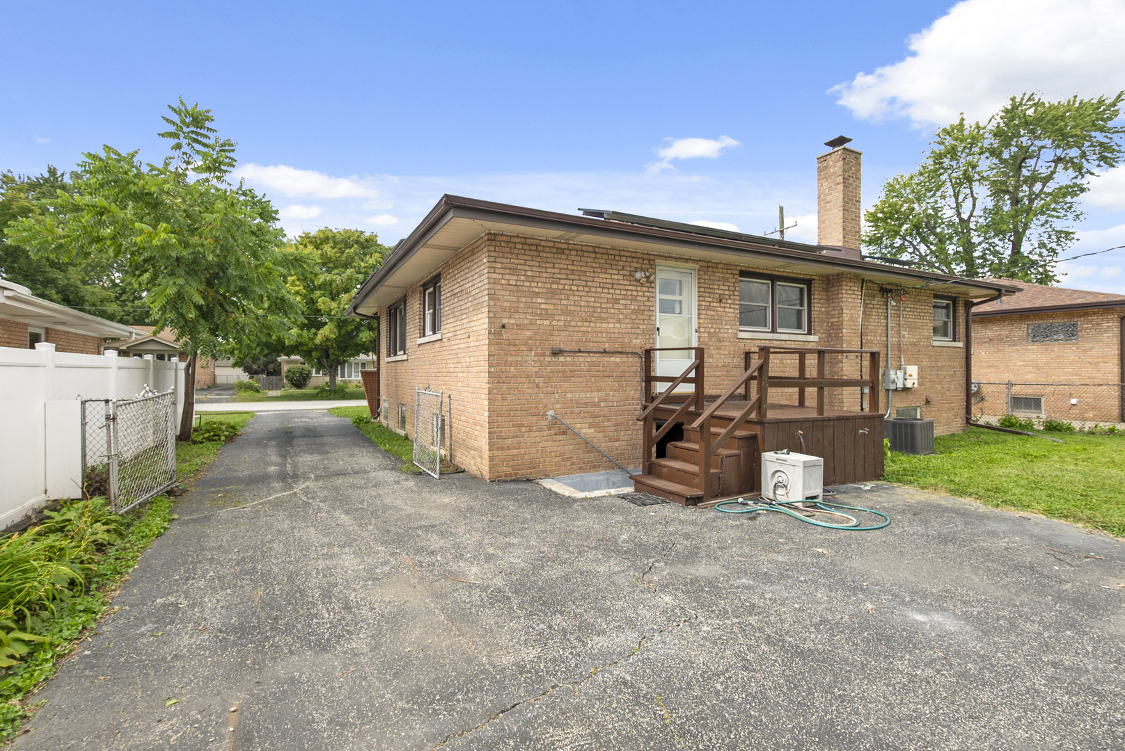 9525 Massasoit Avenue, Oak Lawn, IL 60453