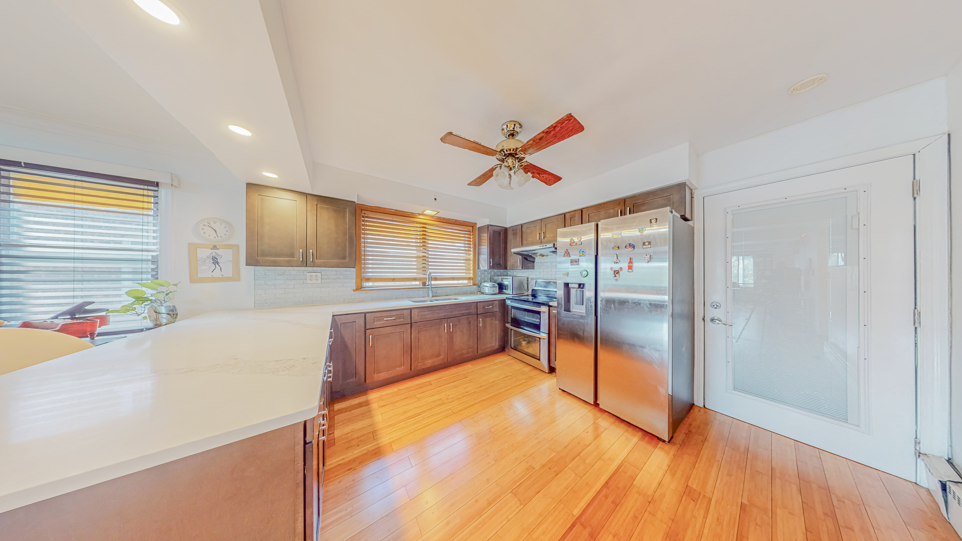 4542 S Sawyer Avenue, Chicago, IL 60632