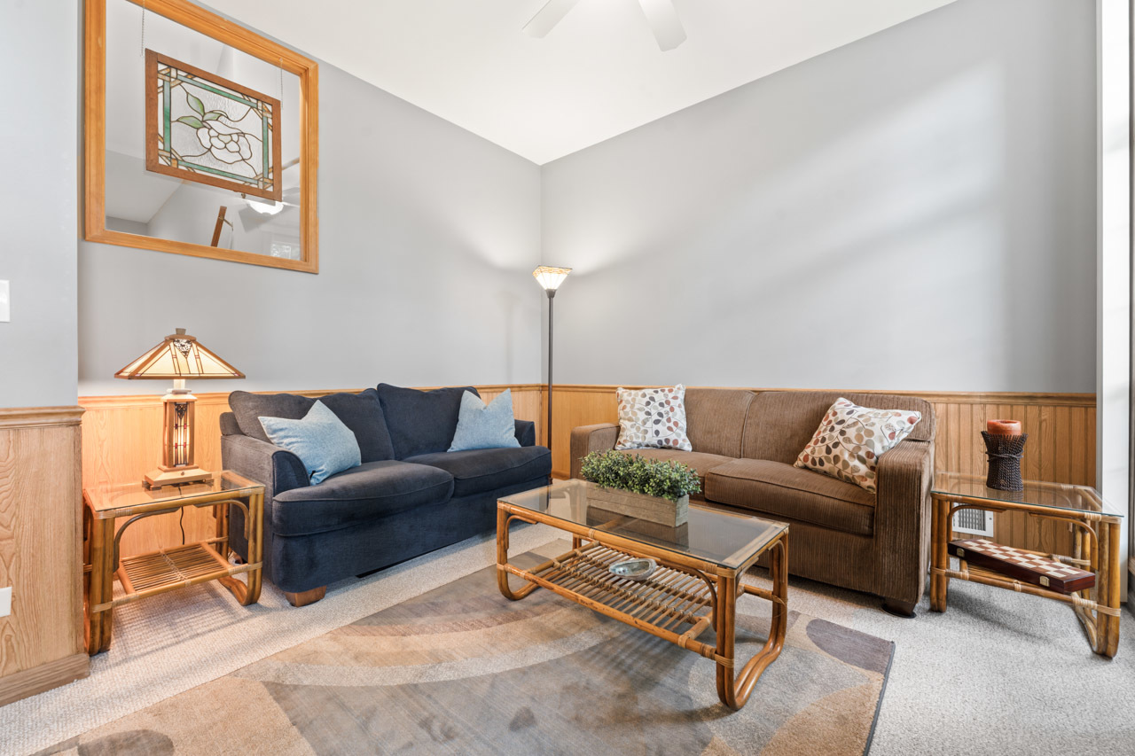413 Edgewater Lane #413, Wauconda, IL 60084