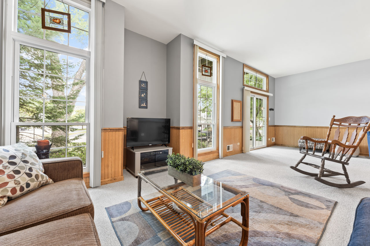 413 Edgewater Lane #413, Wauconda, IL 60084