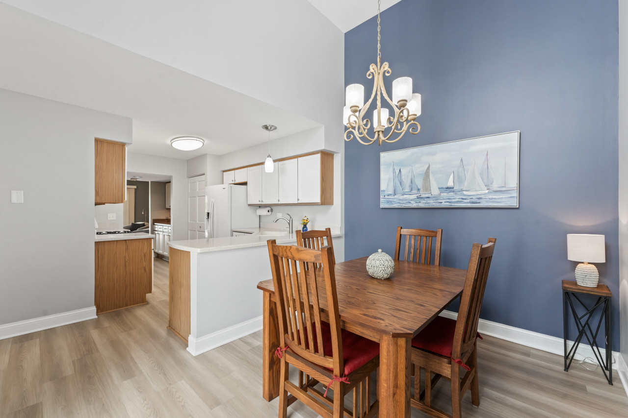 413 Edgewater Lane #413, Wauconda, IL 60084