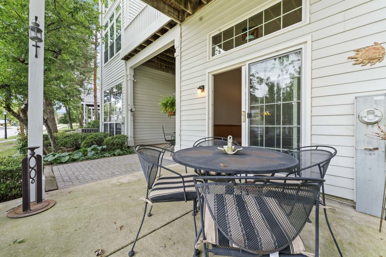 413 Edgewater Lane #413, Wauconda, IL 60084